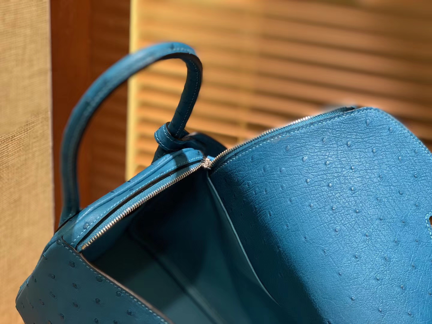 Hermès（爱马仕）Lindy 26cm 湖水蓝 南非进口鸵鸟皮 顶级工艺