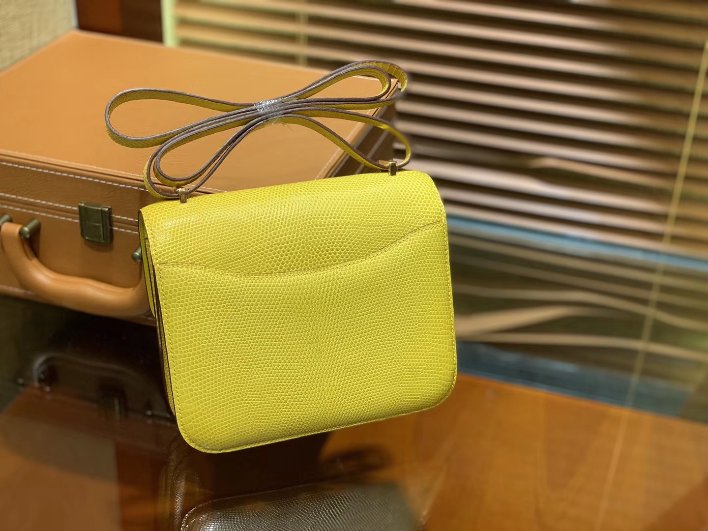 Hermès（爱马仕）Constance空姐包 新颜色 那不勒斯黄 蜥蜴皮 顶级全手工缝制 18cm