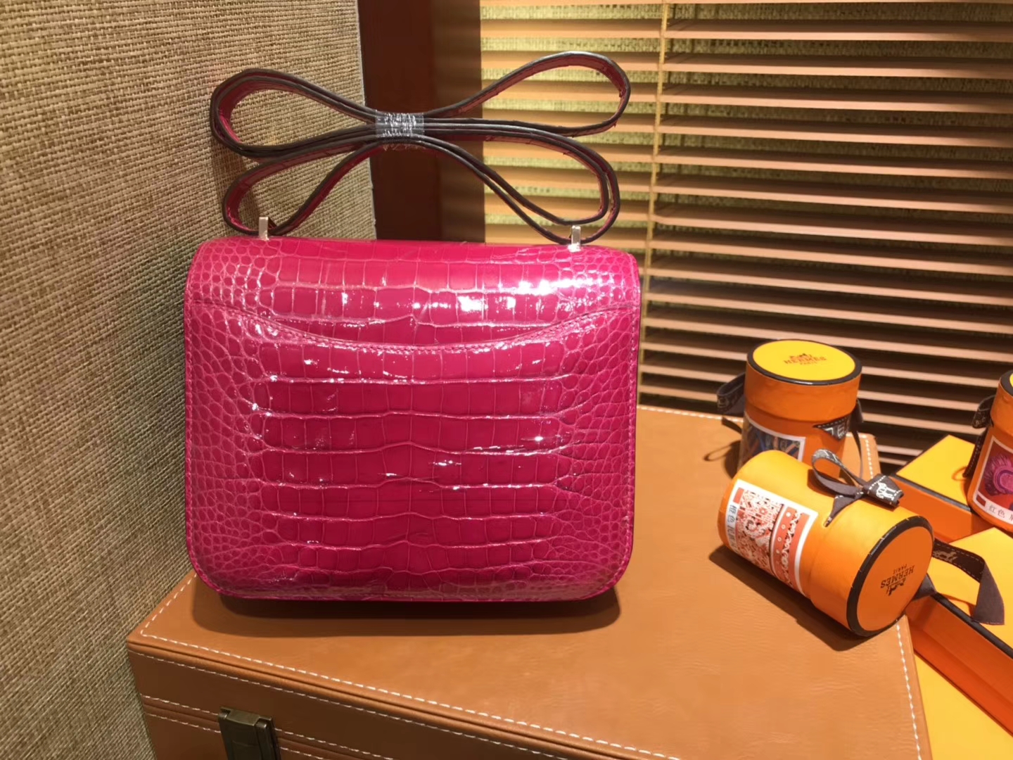 Hermès（爱马仕）Constance空姐包 天方夜谭粉 一级 美洲 鳄鱼皮 臻品级别 金扣 18cm