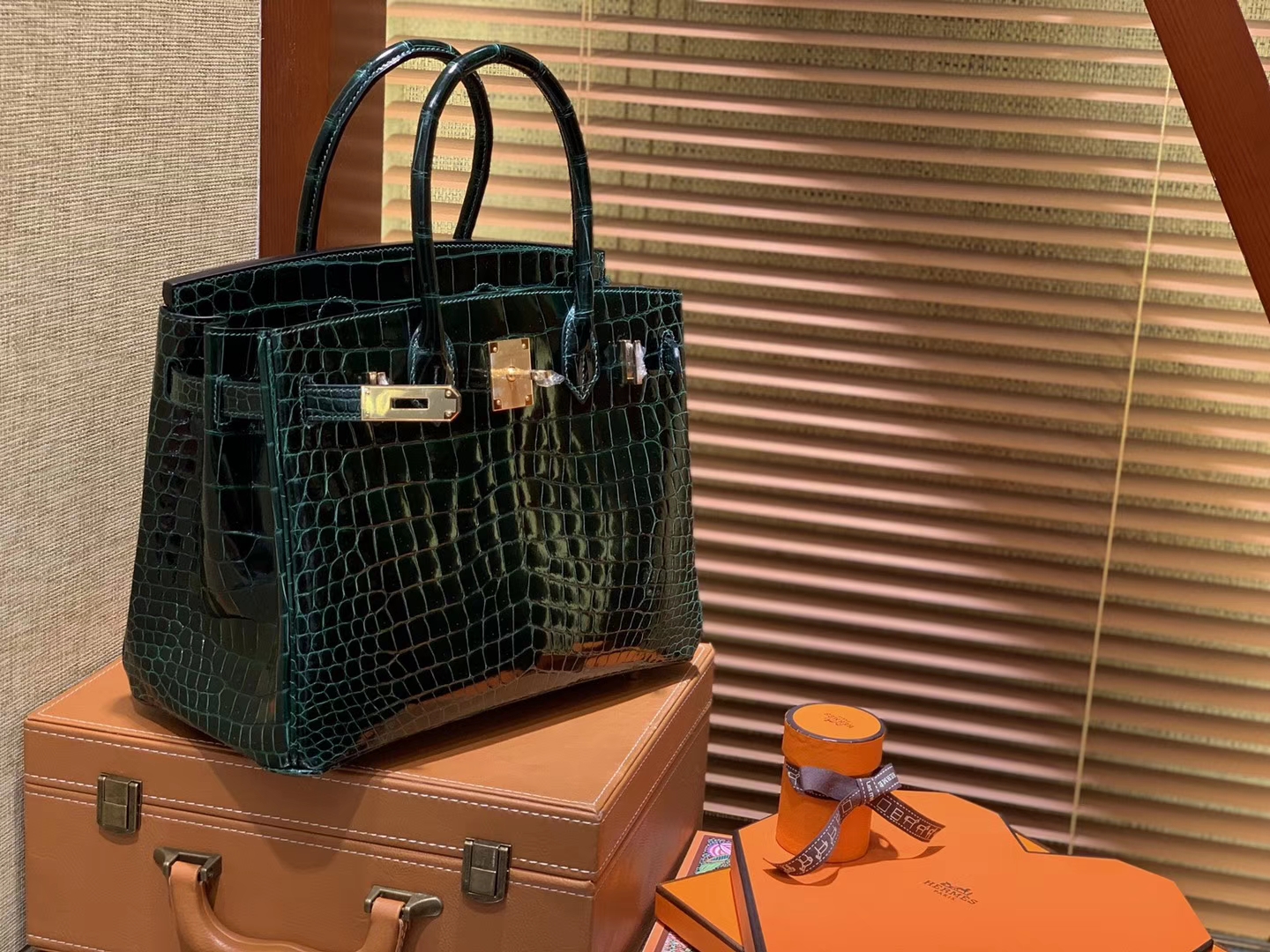Hermès（爱马仕）Birkin铂金包 祖母绿 湾鳄 一级皮 倒V 进口原料 顶级手缝工艺 30cm