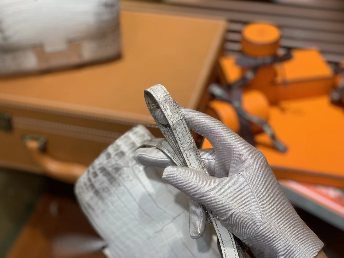 Hermès（爱马仕）Constance空姐包 喜马拉雅 一级尼罗雾面 鳄鱼皮 顶级全手工缝制 银扣 18cm