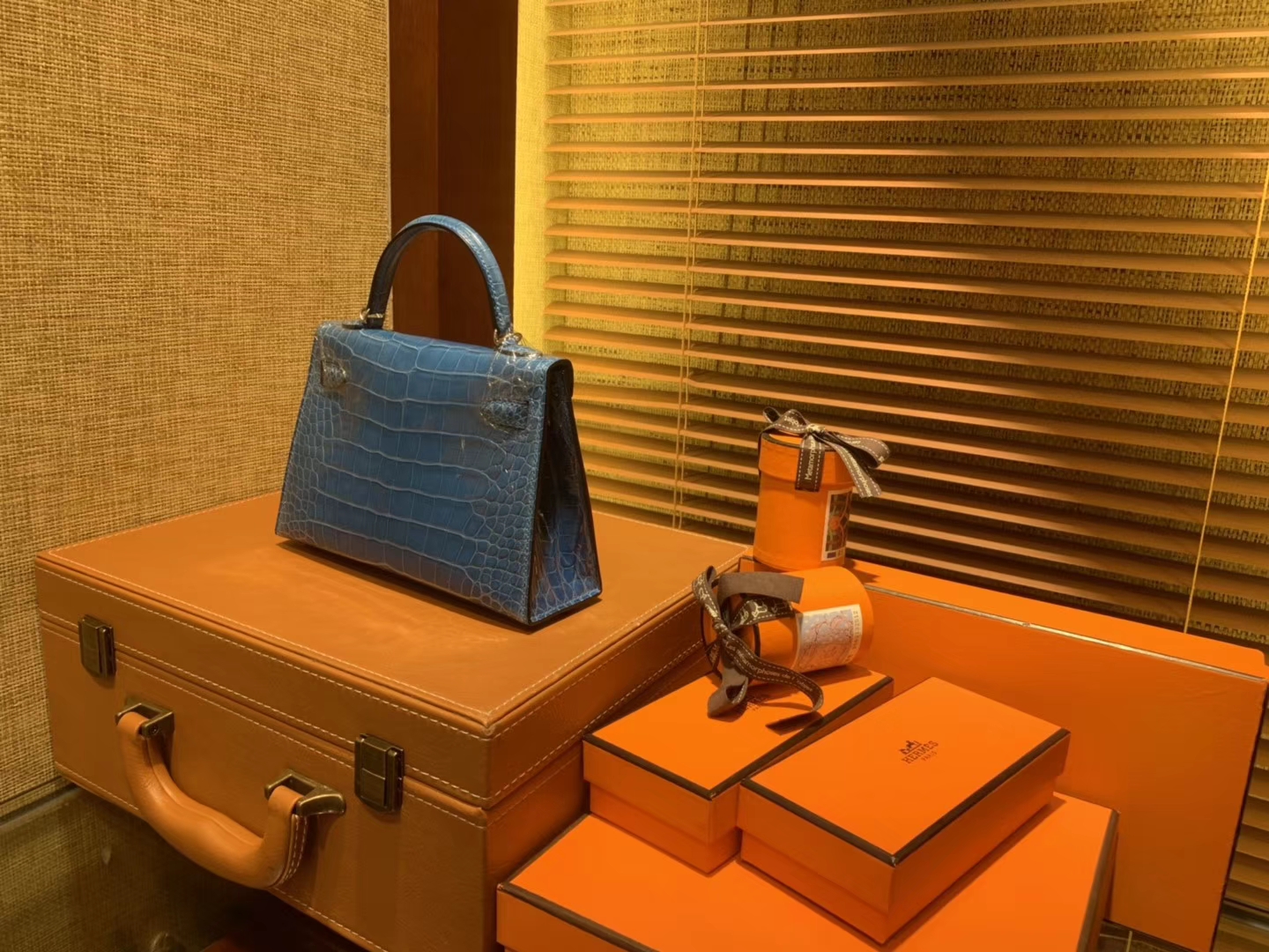 Hermès（爱马仕）MiniKelly 迷你凯莉 坦桑尼亚蓝 一级美洲鳄鱼皮 顶级手缝蜡线 金扣 19cm 2代