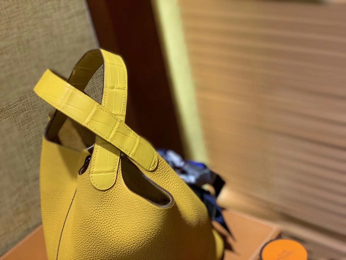 Hermès（爱马仕）Piction菜篮包 琥珀黄 Togo牛皮 拼鳄鱼 进口原料 全手工缝制 银扣 22cm