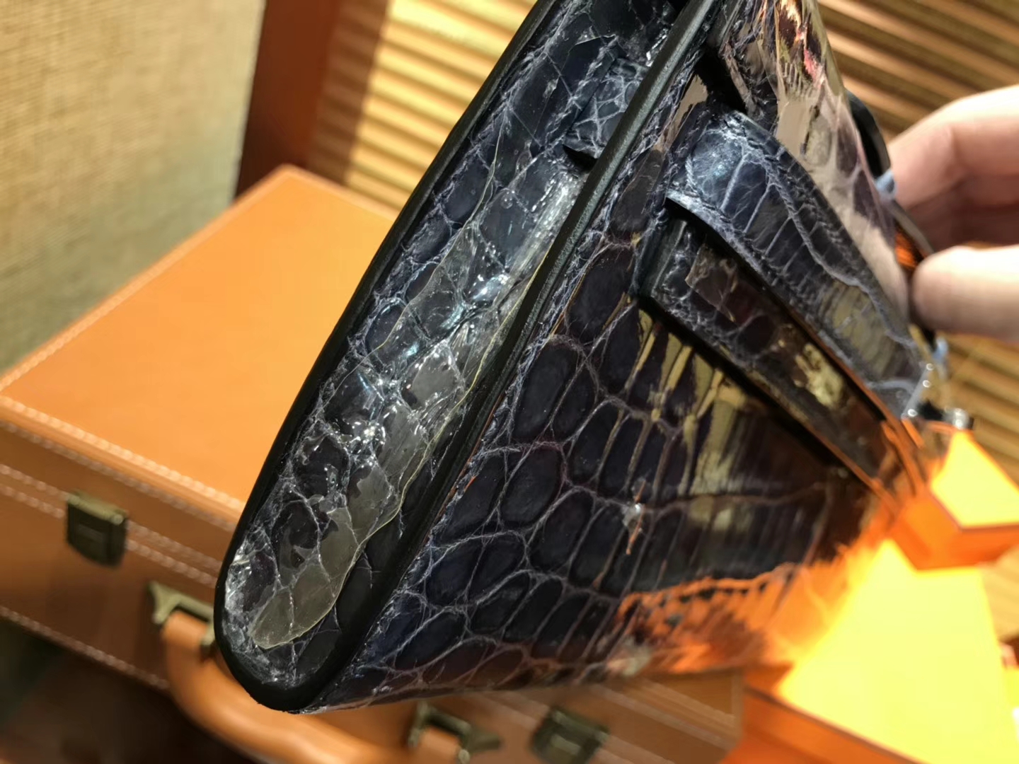 Hermès（爱马仕）Kelly cut 手包 风暴蓝 亮面鳄鱼 金扣 31cm