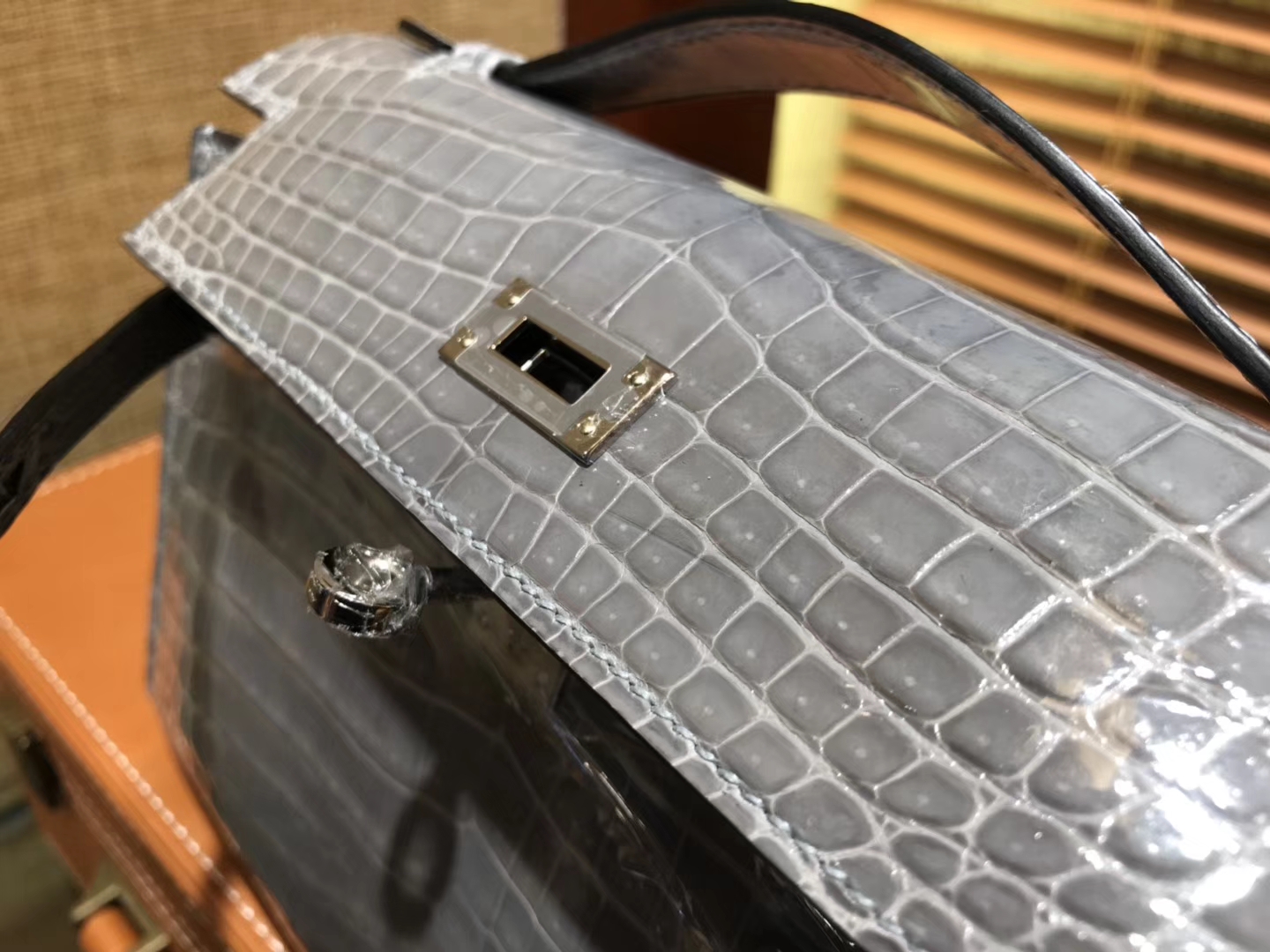 Hermès（爱马仕）MiniKelly 迷你凯莉 斑鸠灰 进口鳄鱼皮 顶级手缝工艺 银扣 22cm
