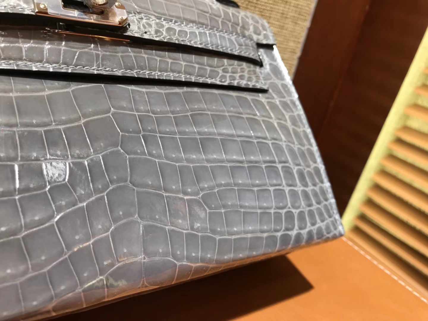 Hermès（爱马仕）MiniKelly 迷你凯莉 斑鸠灰 进口鳄鱼皮 顶级手缝工艺 银扣 22cm