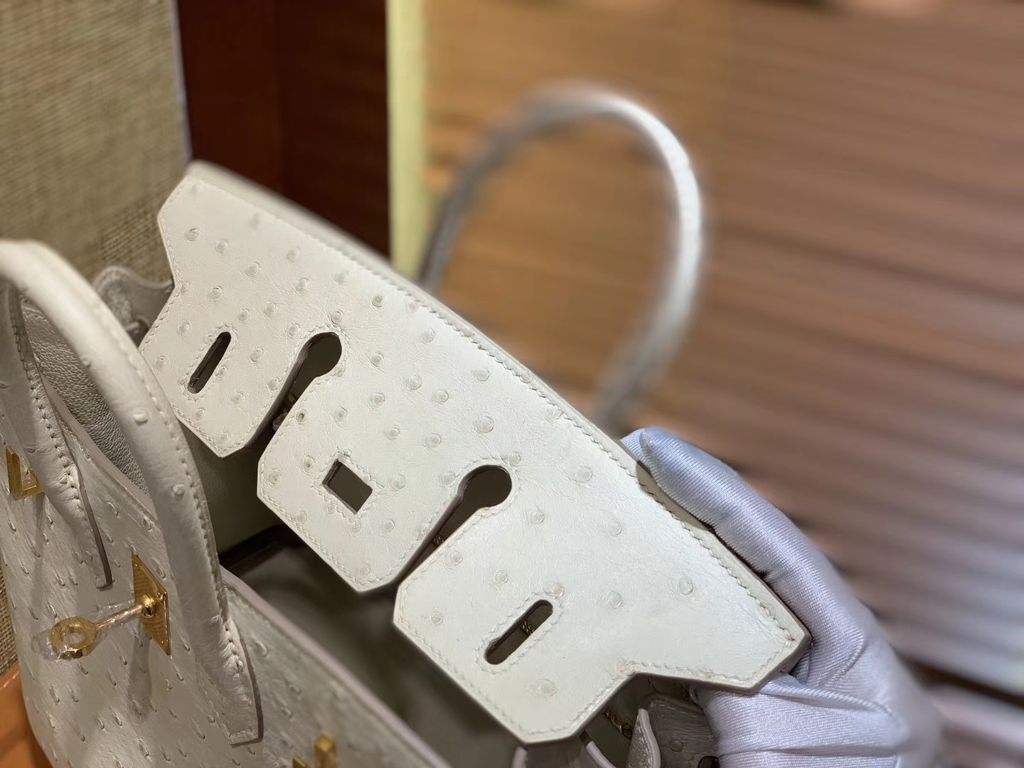 Hermès（爱马仕）Birkin 25cm 奶昔白 南非进口鸵鸟皮 顶级手缝工艺 金扣