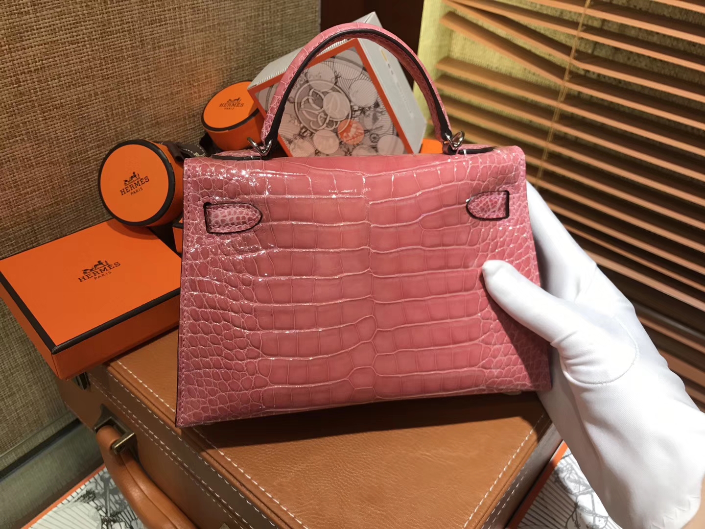Hermès（爱马仕）MiniKelly 迷你凯莉 陶瓷粉 一级美洲鳄鱼皮 顶级手缝蜡线 银扣 19cm 2代