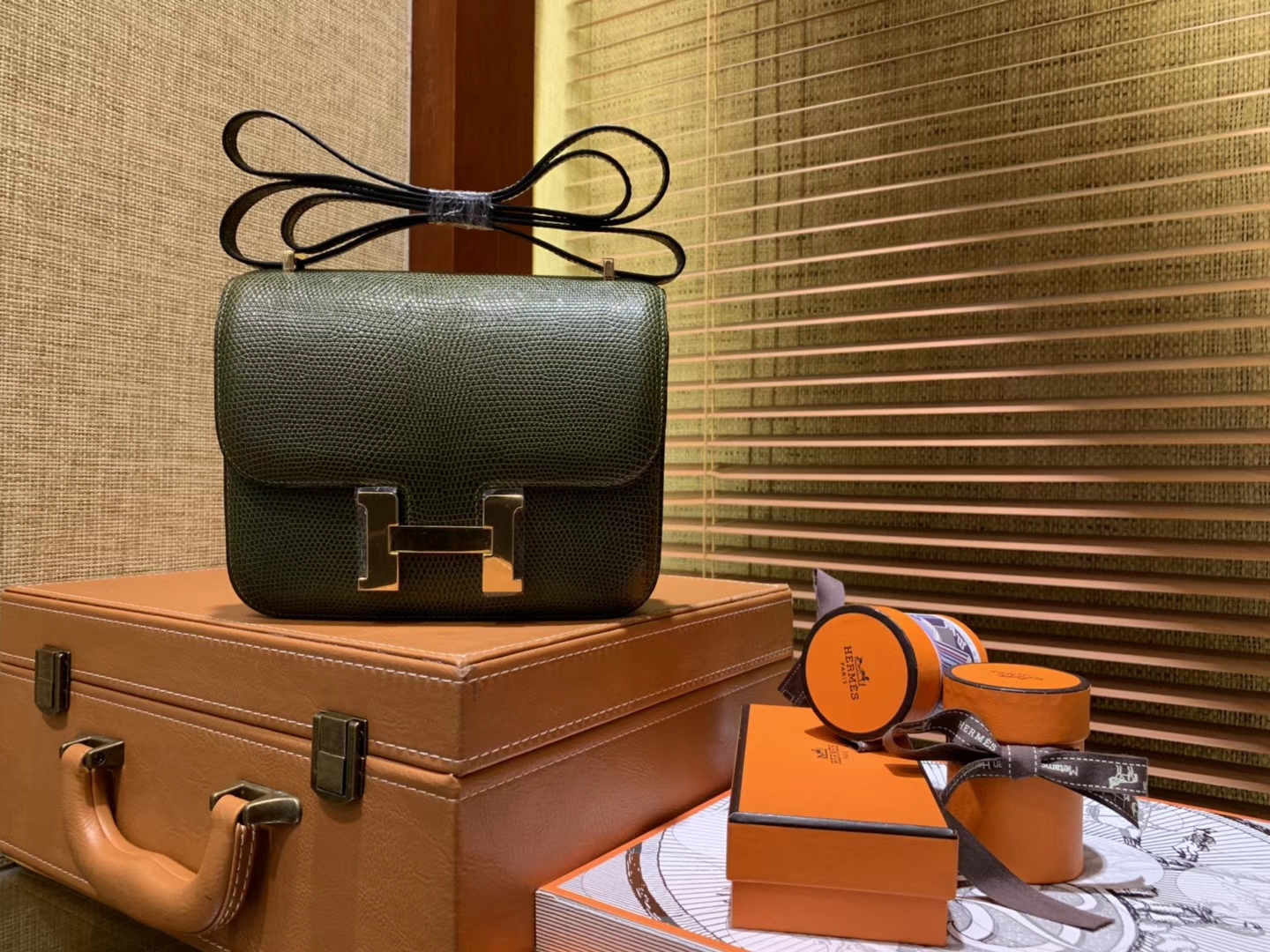 Hermès（爱马仕）Constance空姐包 橄榄绿 蜥蜴皮 顶级全手工缝制 金扣 18cm