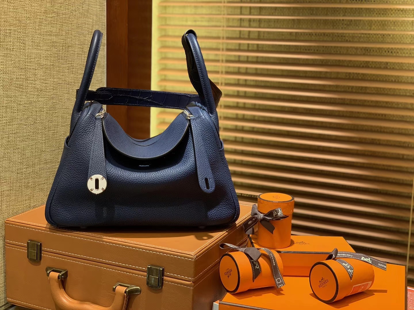 Hermès（爱马仕）Lindy琳迪包 午夜蓝 小牛皮拼鳄鱼皮 进口原料 全手工缝制 银扣 26cm