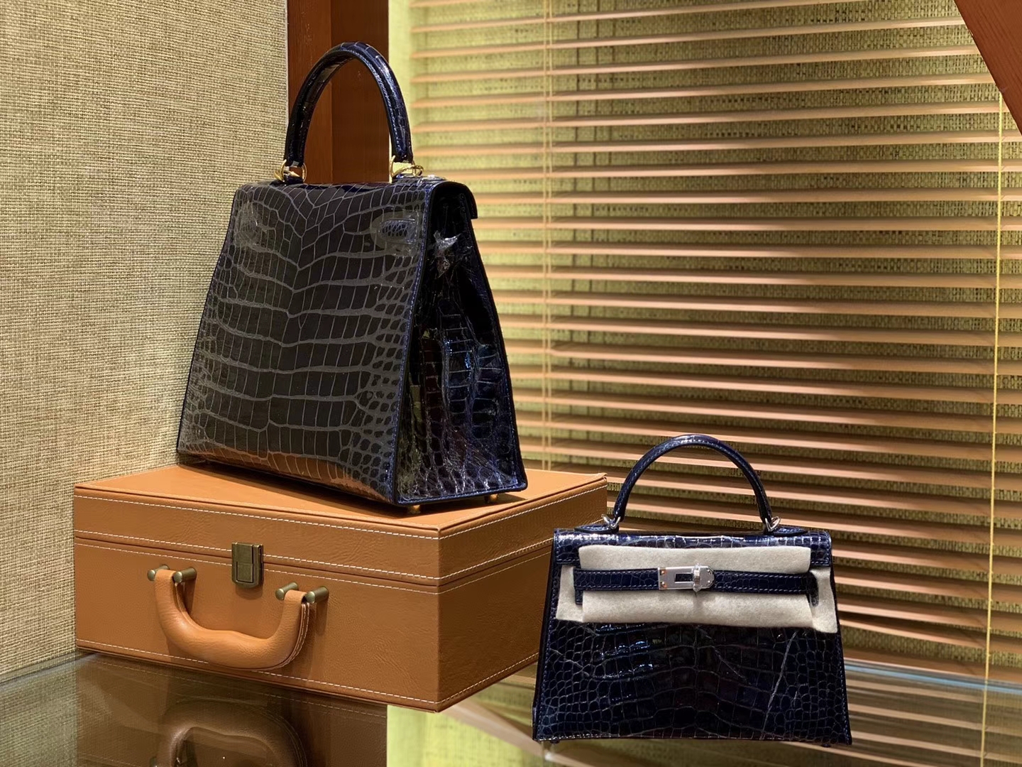 Hermès（爱马仕）Kelly 凯莉包 午夜蓝 一级皮 尼罗鳄鱼皮 顶级全手工缝制 金扣 28cm