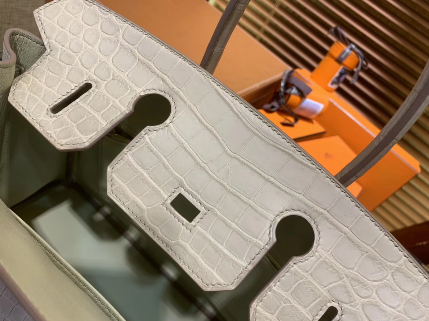 Hermès（爱马仕）Birkin铂金包 羊毛白 一级皮 雾面尼罗鳄鱼皮 进口原料 顶级手缝工艺 30cm