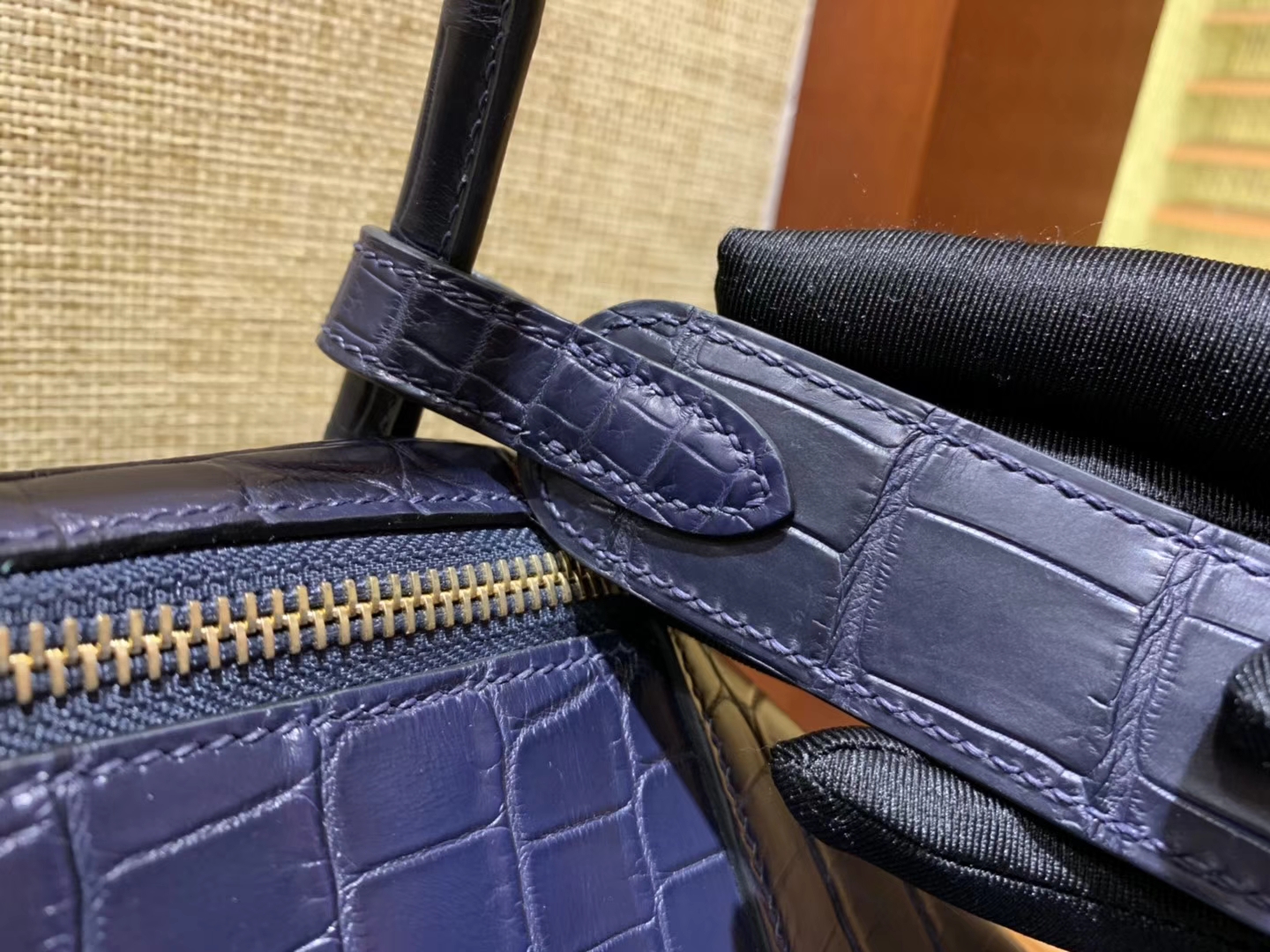 Hermès（爱马仕）Lindy 琳迪包 午夜蓝 一级鳄鱼皮 雾面 顶级全手工缝制 30cm
