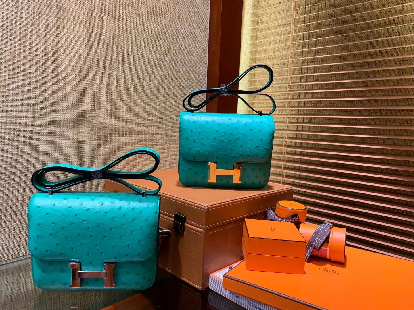 Hermès（爱马仕）Constance空姐包 湖水绿 南非KK鸵鸟 顶级手缝工艺 金扣 银扣 18cm