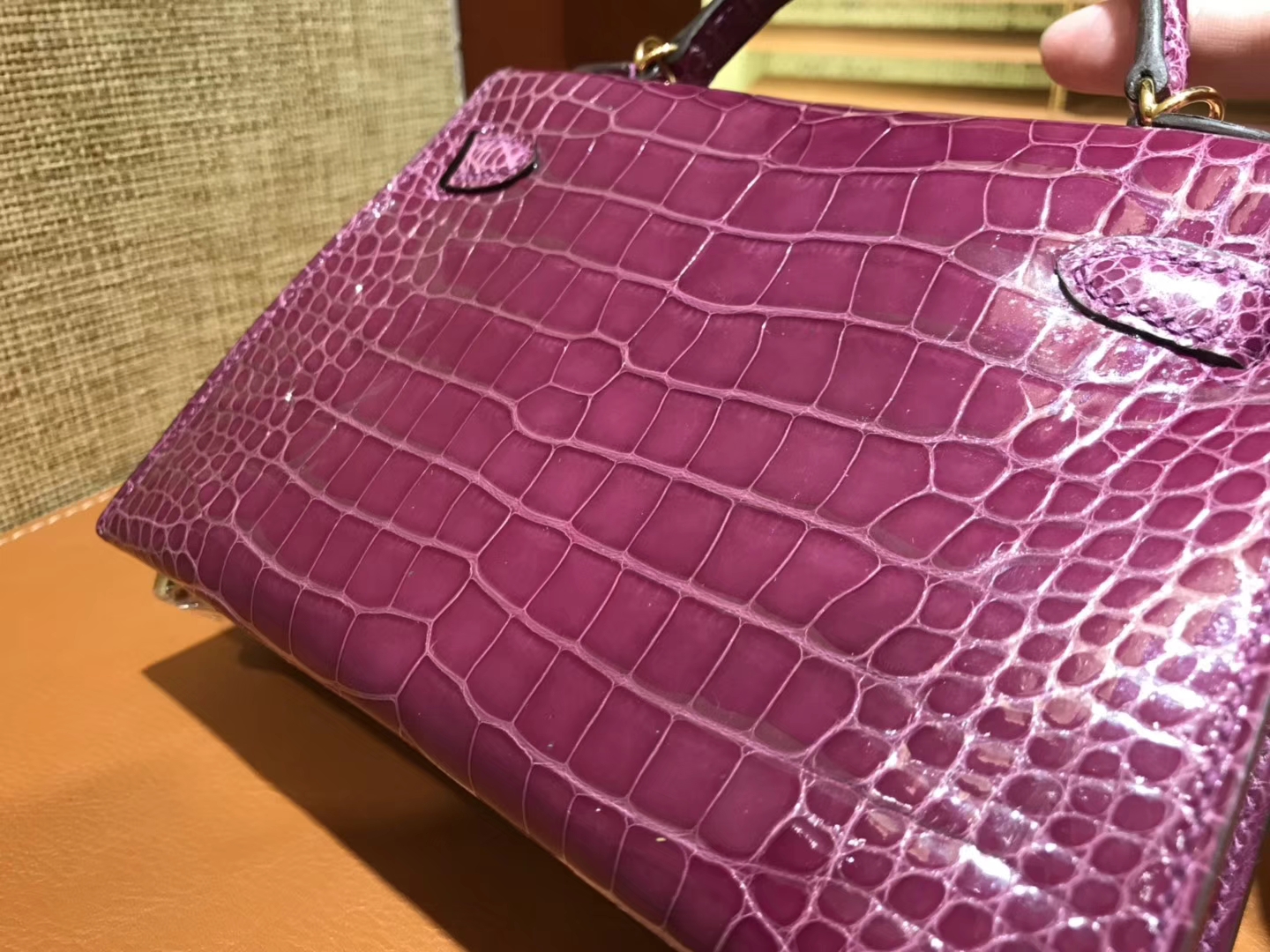 Hermès（爱马仕）MiniKelly 迷你凯莉 紫红色 一级美洲鳄鱼皮 顶级手缝蜡线 金扣 19cm 2代