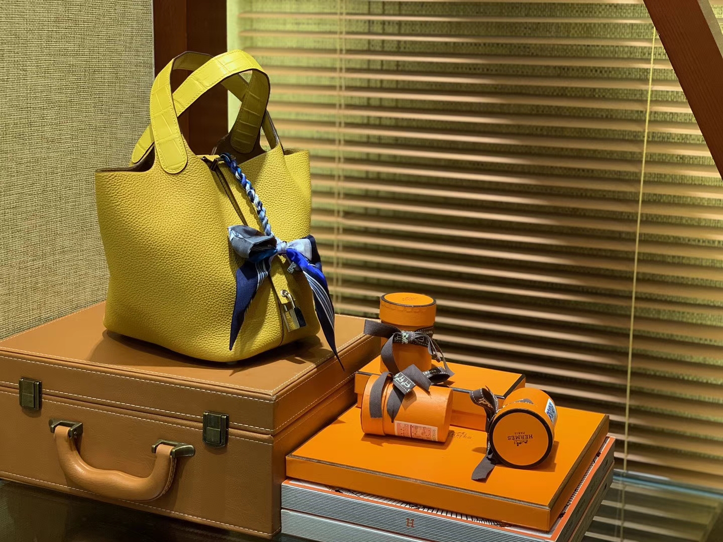 Hermès（爱马仕）Piction菜篮包 琥珀黄 Togo牛皮 拼鳄鱼 进口原料 全手工缝制 银扣 22cm