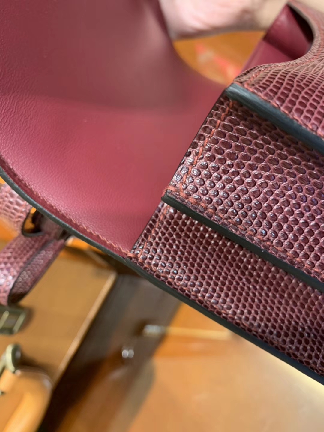 Hermès（爱马仕）Constance 18cm 波尔多酒红色 蜥蜴皮 顶级手缝工艺 金扣