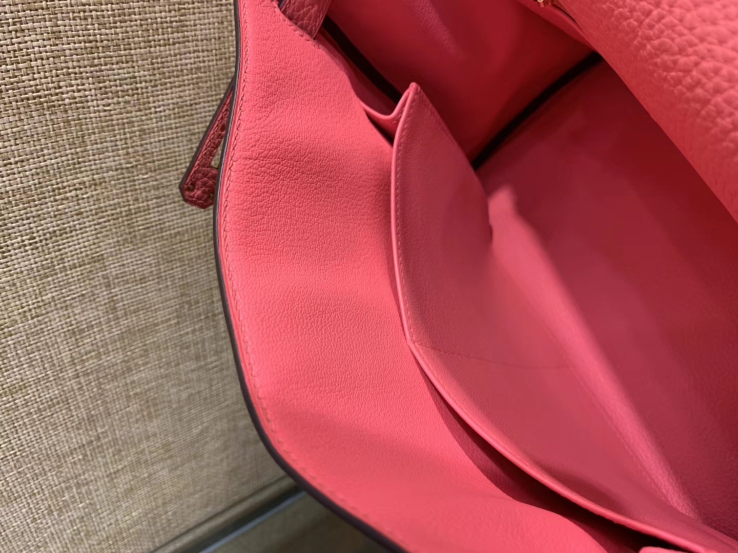 Hermès（爱马仕）Kelly凯莉包 togo小牛皮 唇膏粉 进口原料 原版蜜蜡线 金扣 28cm