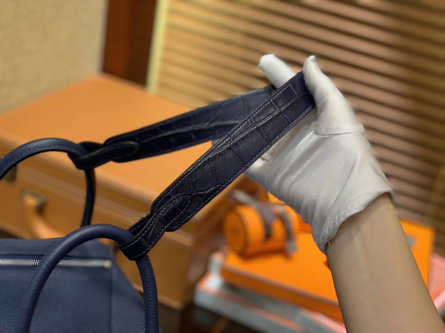 Hermès（爱马仕）Lindy琳迪包 午夜蓝 小牛皮拼鳄鱼皮 进口原料 全手工缝制 银扣 26cm