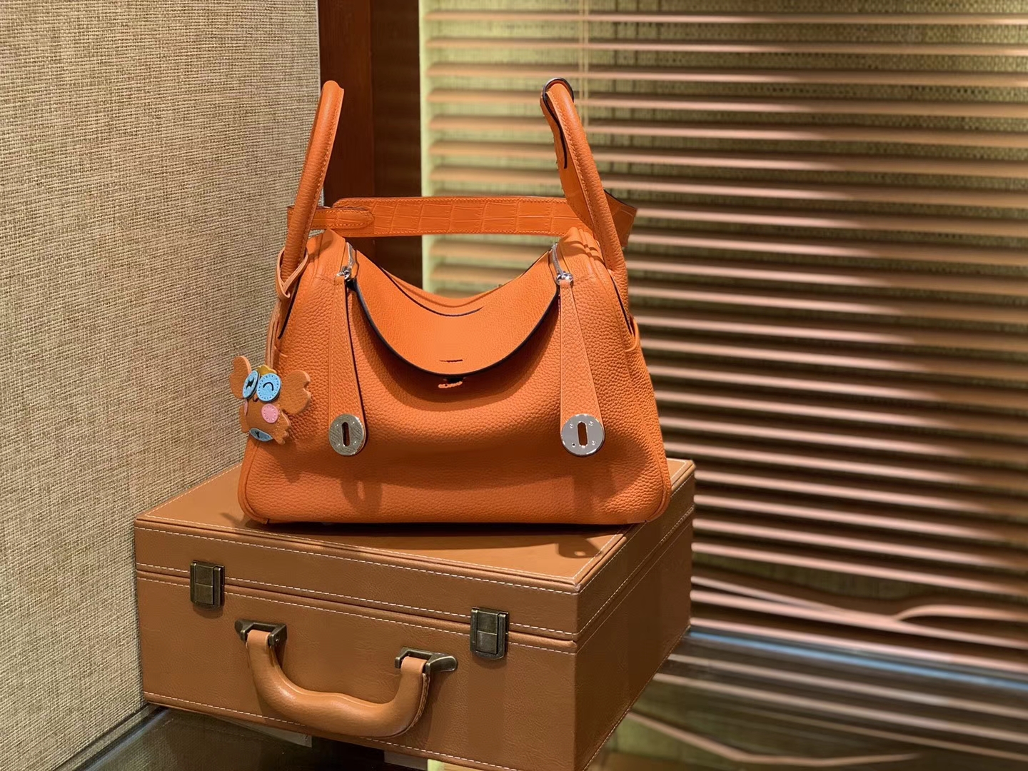 Hermès（爱马仕）Lindy琳迪包 橙色 小牛皮拼鳄鱼皮 进口原料 全手工缝制 银扣 26cm