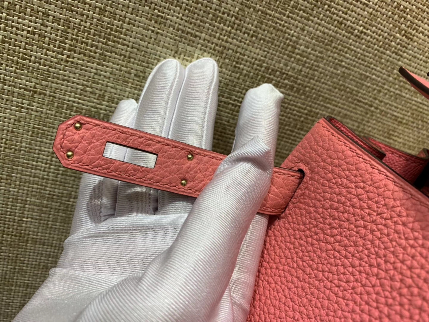 Hermès（爱马仕）Kelly凯莉包 togo小牛皮 唇膏粉 进口原料 原版蜜蜡线 金扣 28cm