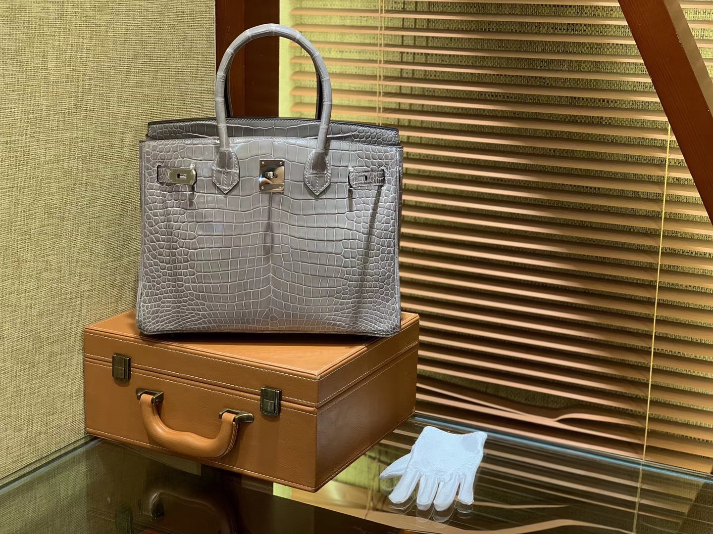 Hermès（爱马仕）Birkin铂金包 斑鸠灰 湾鳄 一级皮 倒V 进口原料 顶级手缝工艺 30cm