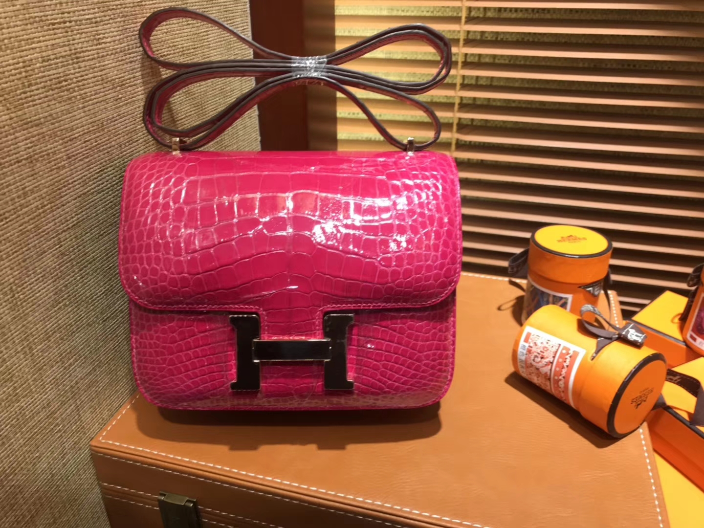 Hermès（爱马仕）Constance空姐包 天方夜谭粉 一级 美洲 鳄鱼皮 臻品级别 金扣 18cm