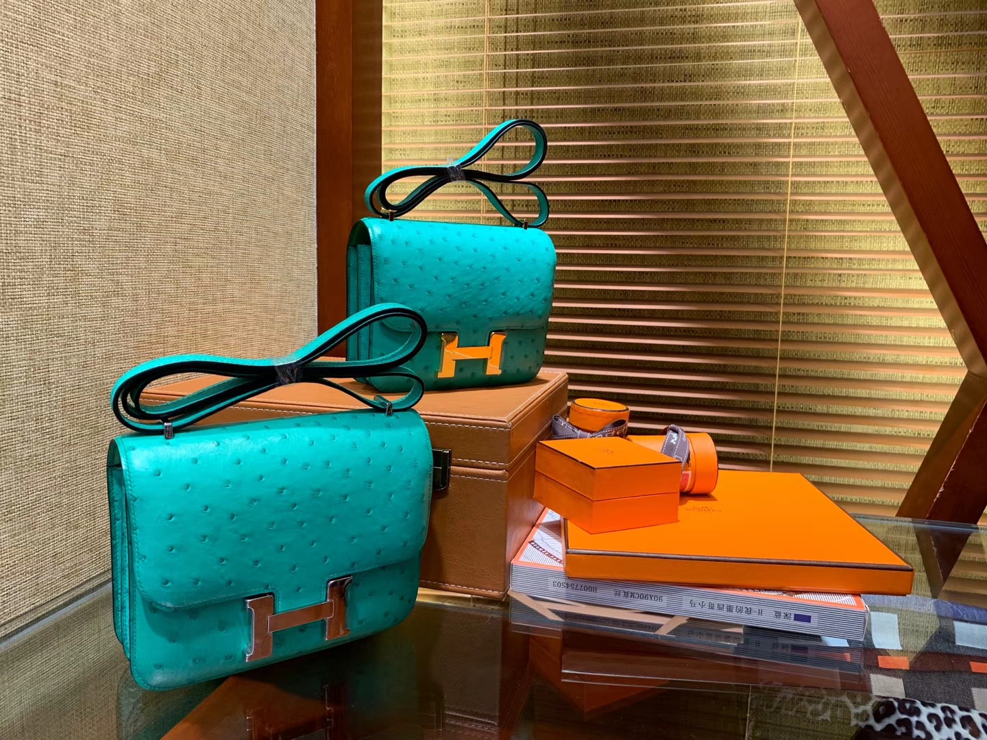 Hermès（爱马仕）Constance空姐包 湖水绿 南非KK鸵鸟 顶级手缝工艺 金扣 银扣 18cm