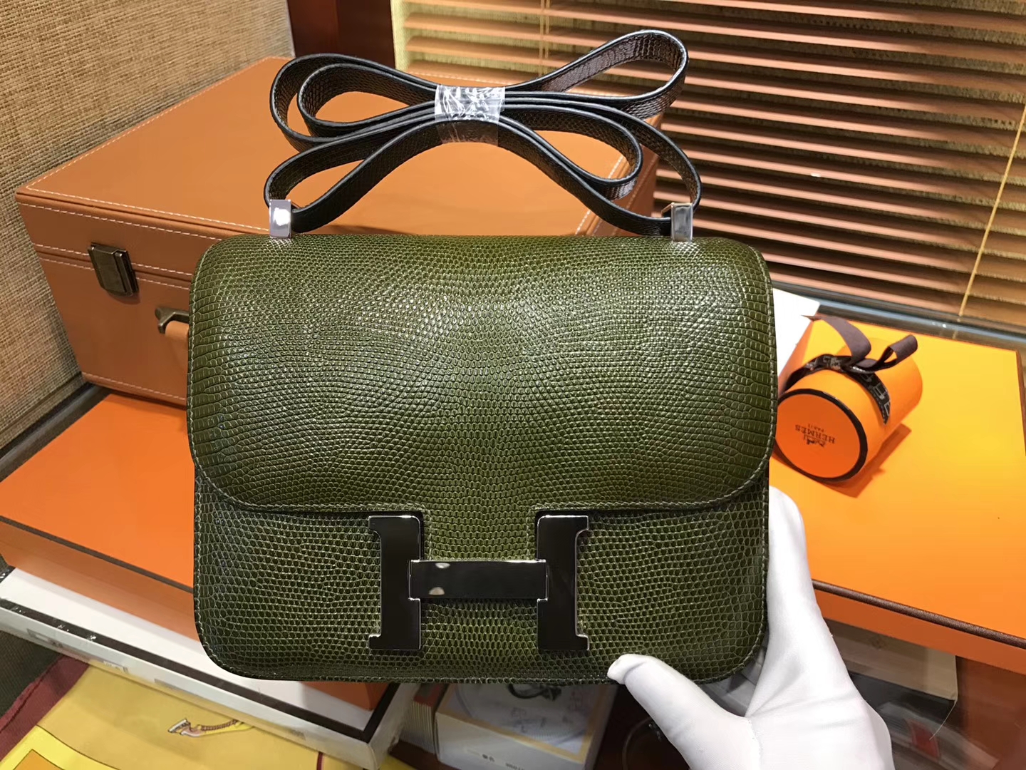 Hermès（爱马仕）Constance 23cm 橄榄绿 蜥蜴皮 顶级手缝工艺 金扣