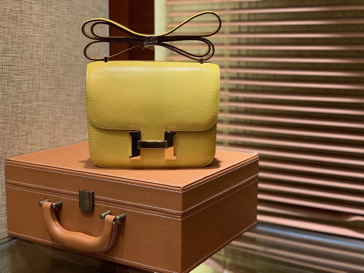 Hermès（爱马仕）Constance空姐包 新颜色 那不勒斯黄 蜥蜴皮 顶级全手工缝制 18cm