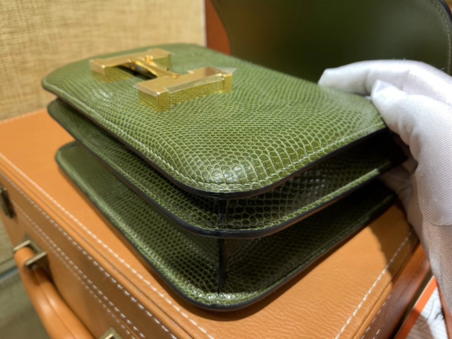 Hermès（爱马仕）Constance空姐包 橄榄绿 蜥蜴皮 顶级全手工缝制 金扣 18cm