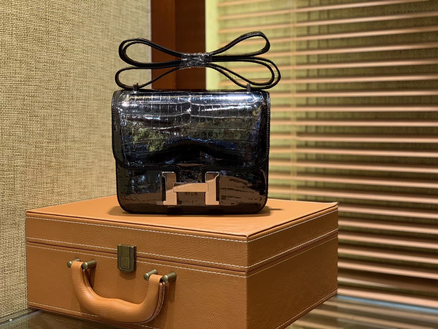 Hermès（爱马仕）Constance空姐包 经典黑 一级 尼罗 鳄鱼皮 臻品级别 银扣 18cm