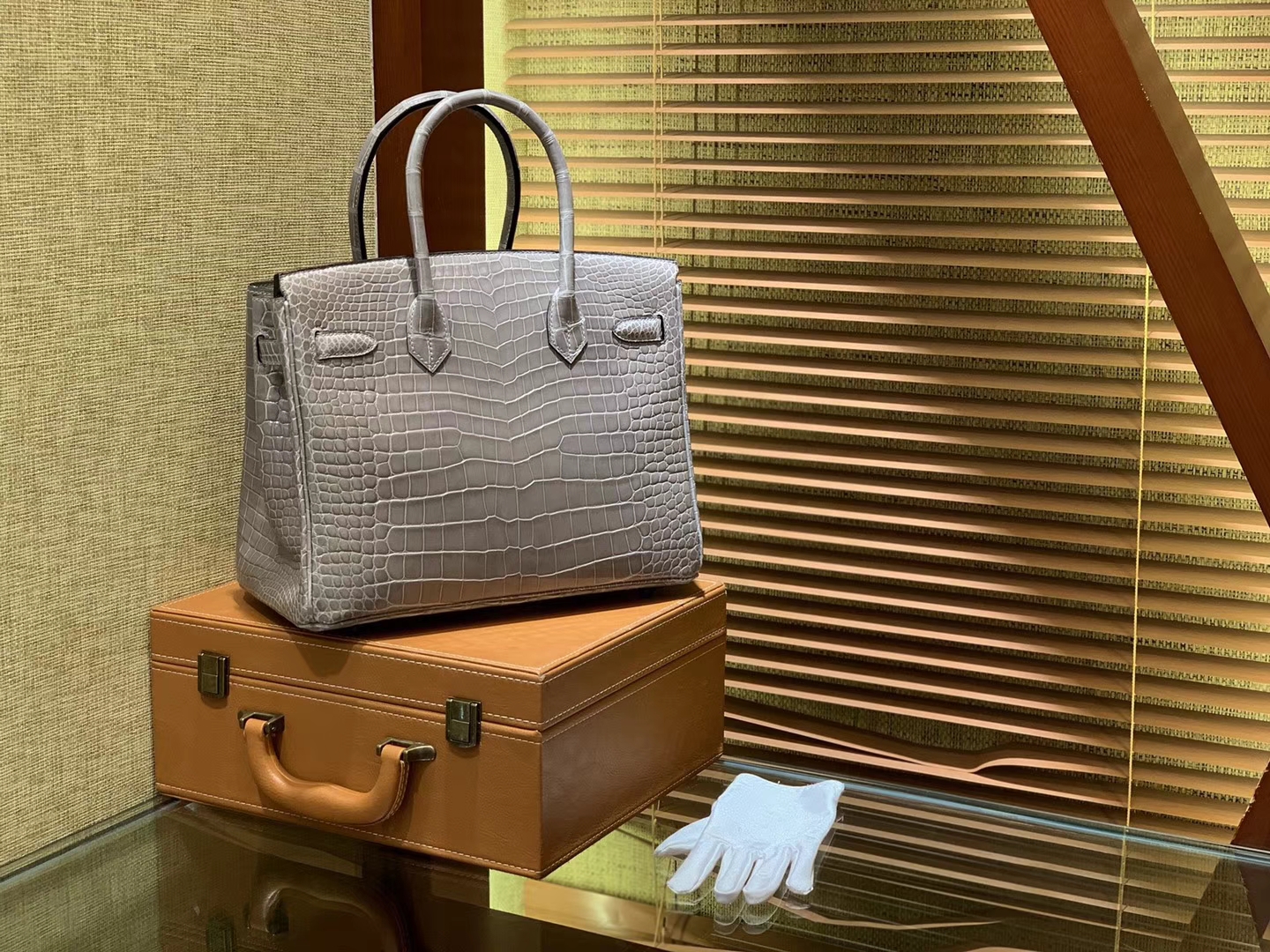 Hermès（爱马仕）Birkin铂金包 斑鸠灰 湾鳄 一级皮 倒V 进口原料 顶级手缝工艺 30cm
