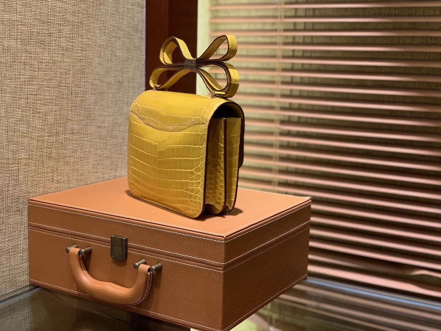 Hermès（爱马仕）Constance空姐包 琥珀黄 一级 尼罗 鳄鱼皮 臻品级别 金扣 18cm