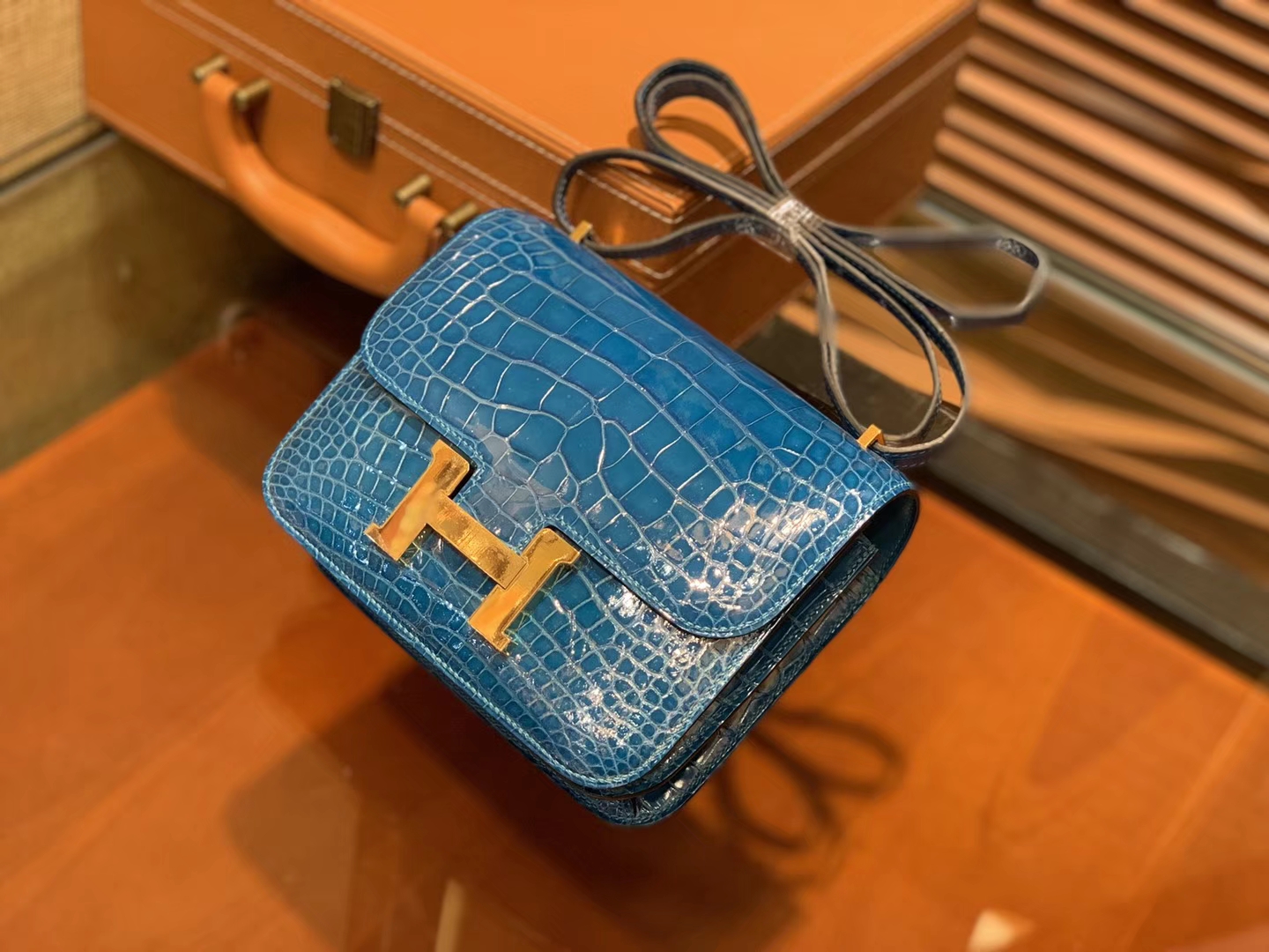 Hermès（爱马仕）Constance 18cm 伊滋密尔蓝 一级美洲鳄鱼皮 顶级手缝工艺 金扣
