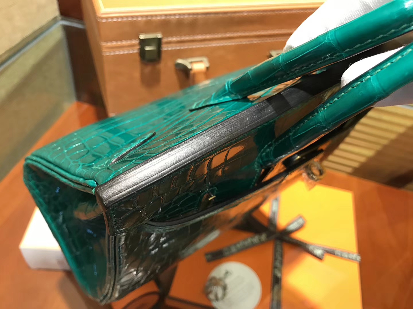Hermès（爱马仕）Birkin铂金包 翡翠绿 一级皮 尼罗鳄鱼 进口原料 顶级手缝工艺 25cm