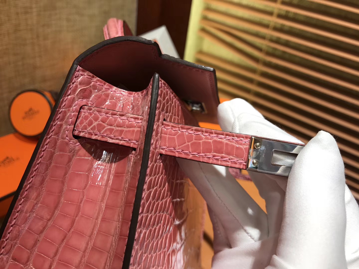 Hermès（爱马仕）MiniKelly 迷你凯莉 陶瓷粉 一级美洲鳄鱼皮 顶级手缝蜡线 银扣 19cm 2代