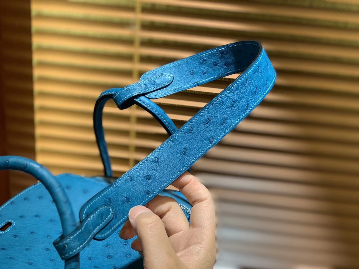 Hermès（爱马仕）Lindy 26cm 湖水蓝 南非进口鸵鸟皮 顶级工艺