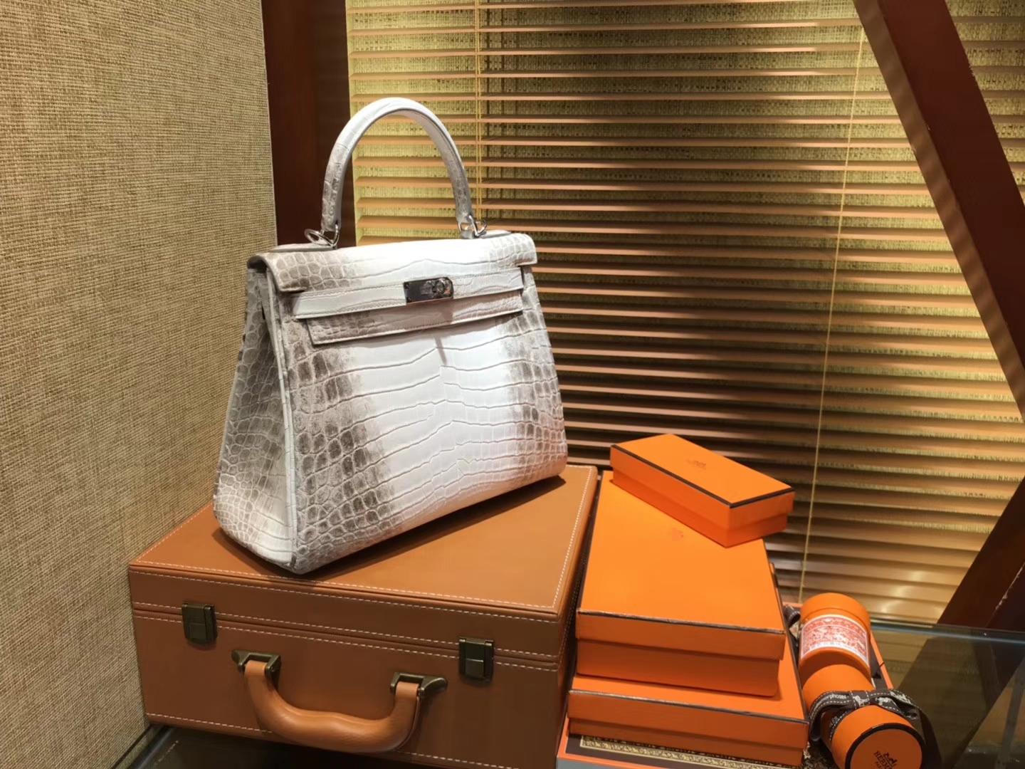 Hermès（爱马仕）Kelly 凯莉包 新款 喜马拉雅 雾面鳄鱼皮 顶级全手工缝制 银扣 28cm