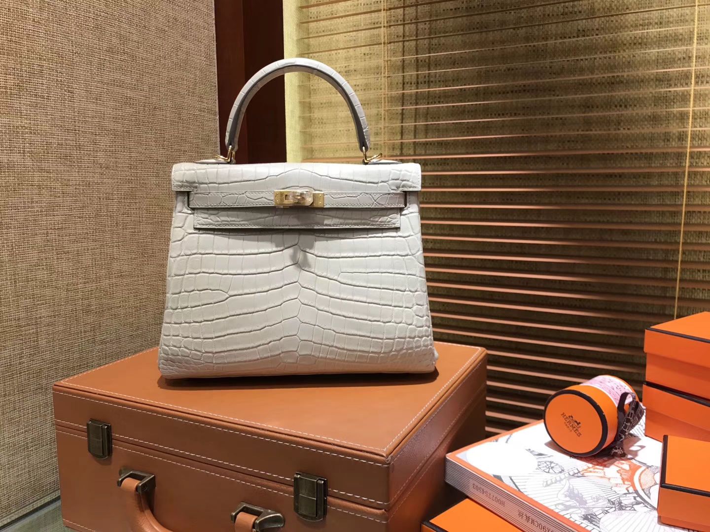 Hermès（爱马仕）Kelly 凯莉包 羊毛白 尼罗雾面 一级鳄鱼皮 顶级全手工缝制 金扣 25cm