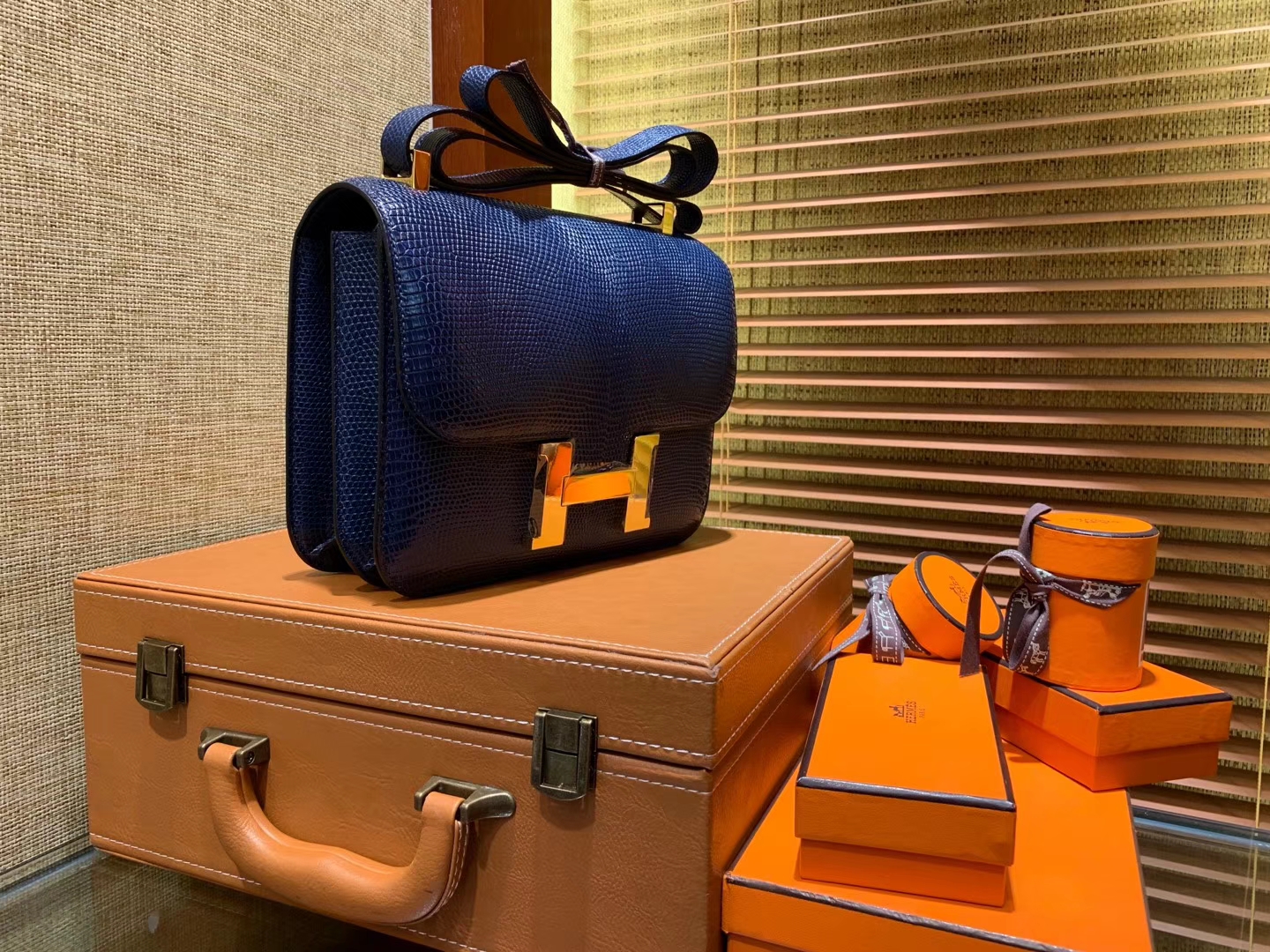 Hermès（爱马仕）Constance 23cm 午夜蓝 蜥蜴皮 顶级手缝工艺 金扣