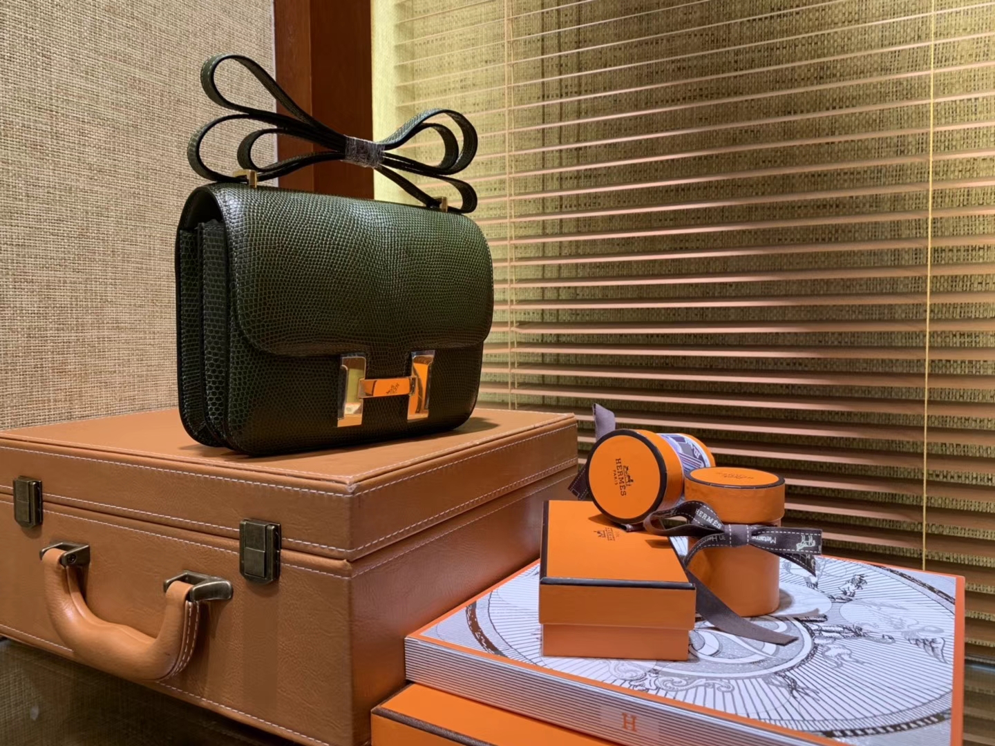 Hermès（爱马仕）Constance空姐包 橄榄绿 蜥蜴皮 顶级全手工缝制 金扣 18cm