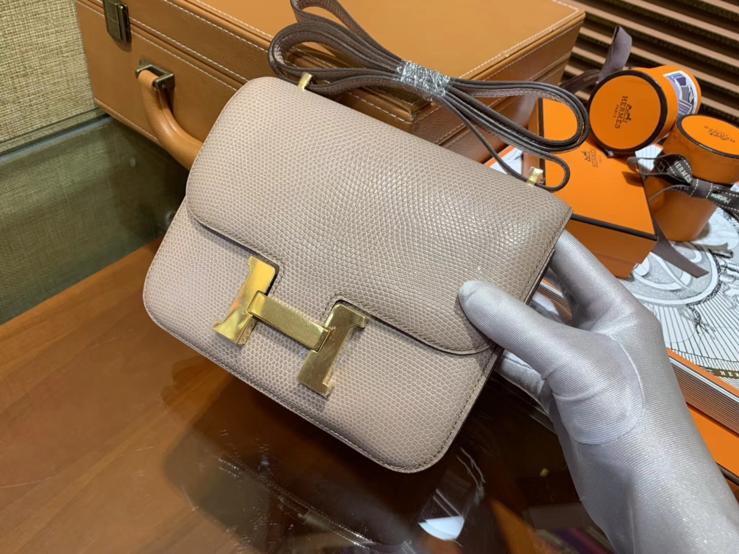Hermès（爱马仕）Constance空姐包 裸色 蜥蜴皮 顶级全手工缝制 金扣 18cm