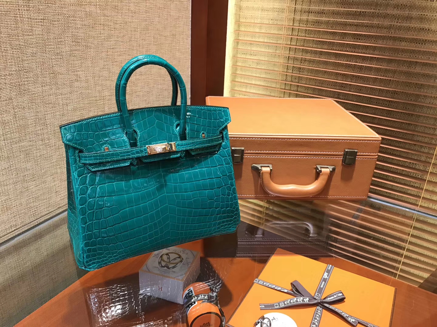 Hermès（爱马仕）Birkin铂金包 翡翠绿 一级皮 尼罗鳄鱼 进口原料 顶级手缝工艺 25cm