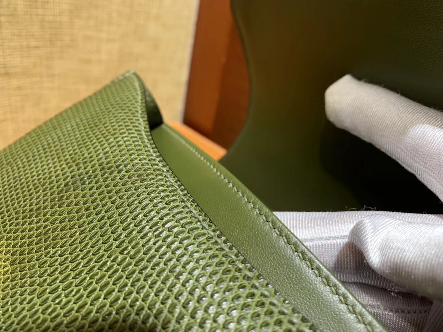 Hermès（爱马仕）Constance空姐包 橄榄绿 蜥蜴皮 顶级全手工缝制 金扣 18cm