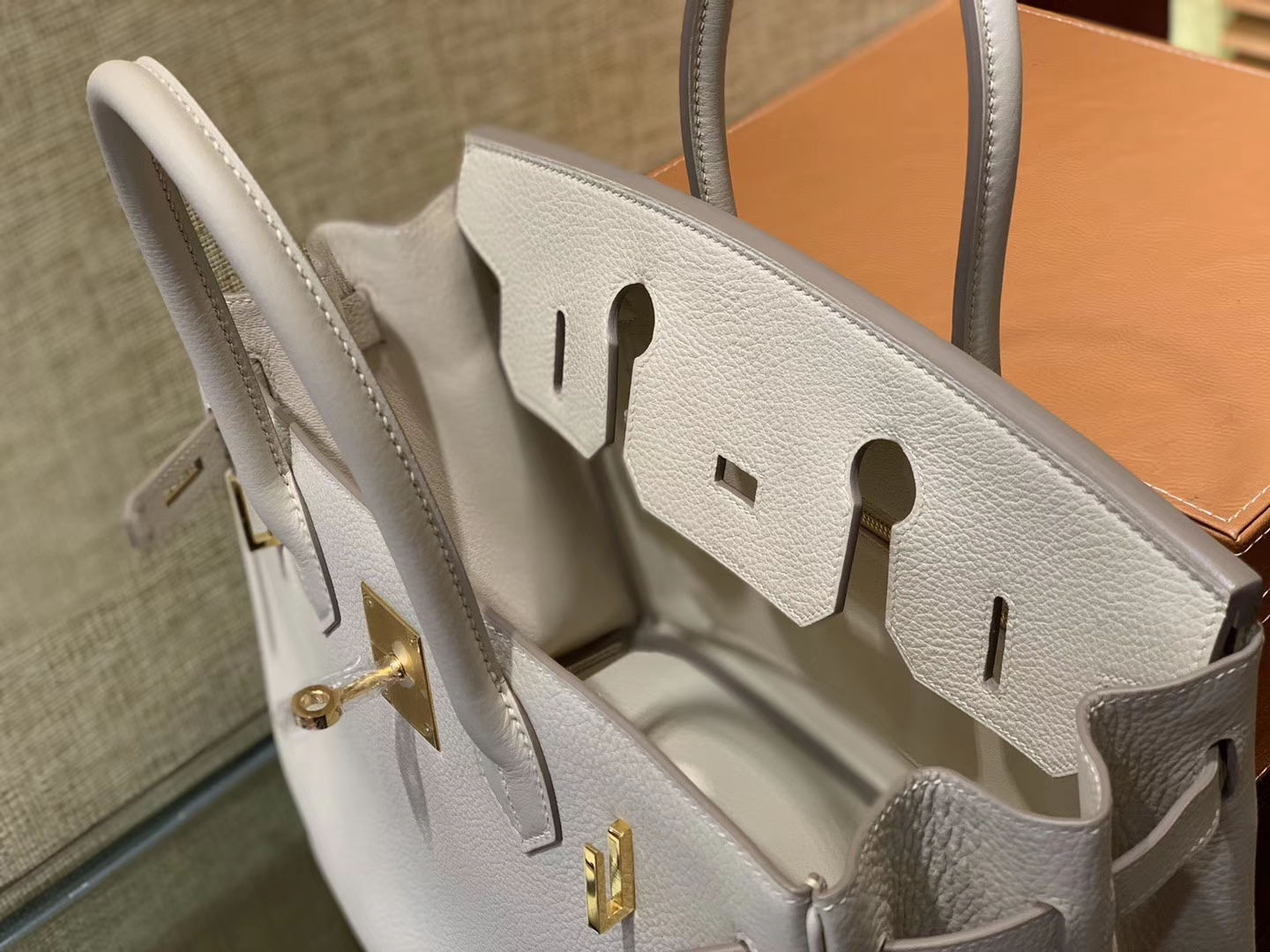 Hermès（爱马仕）Birkin 30cm 奶昔白 Togo牛皮 德国进口原料 顶级工艺 金扣