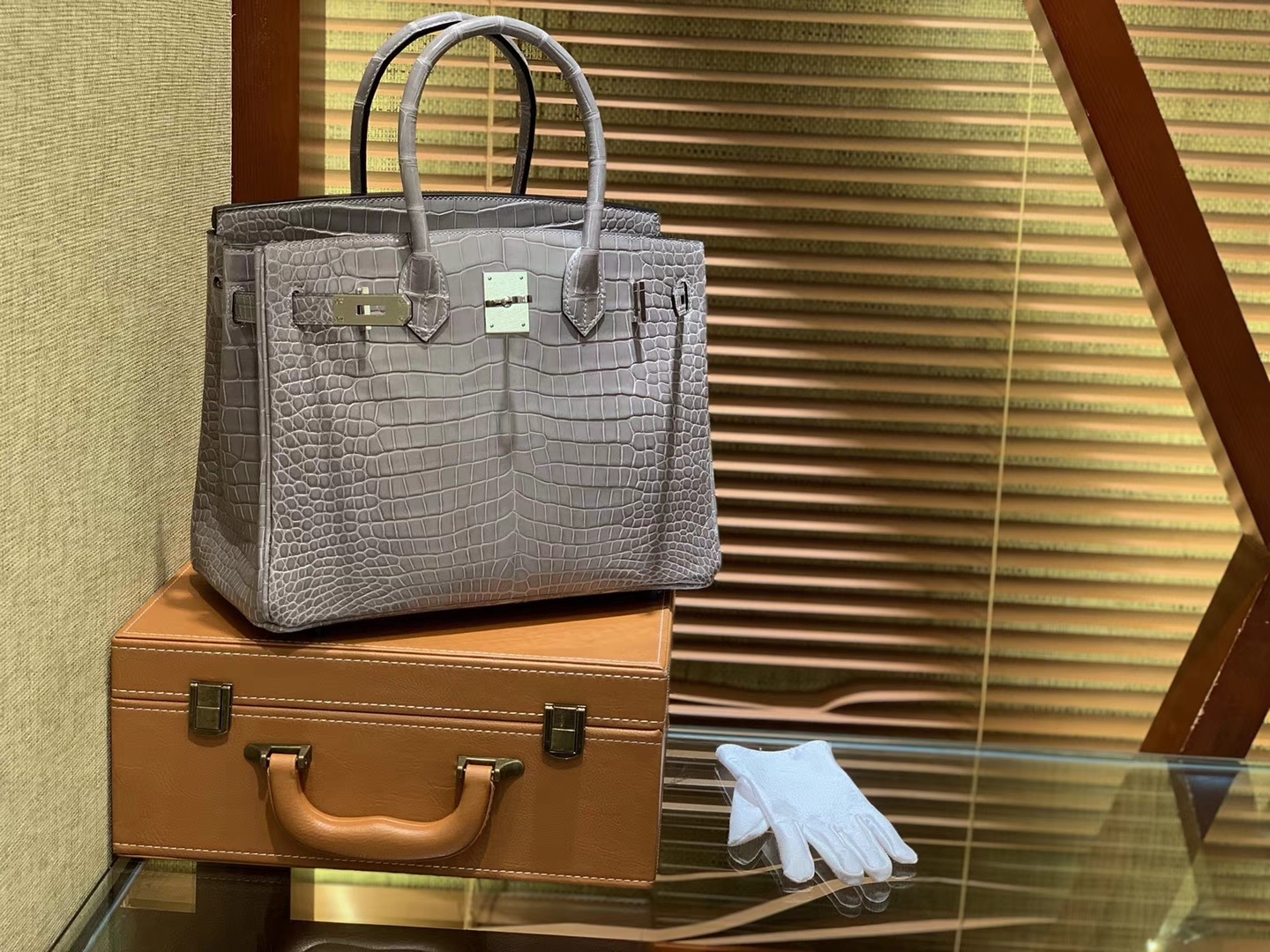 Hermès（爱马仕）Birkin铂金包 斑鸠灰 湾鳄 一级皮 倒V 进口原料 顶级手缝工艺 30cm