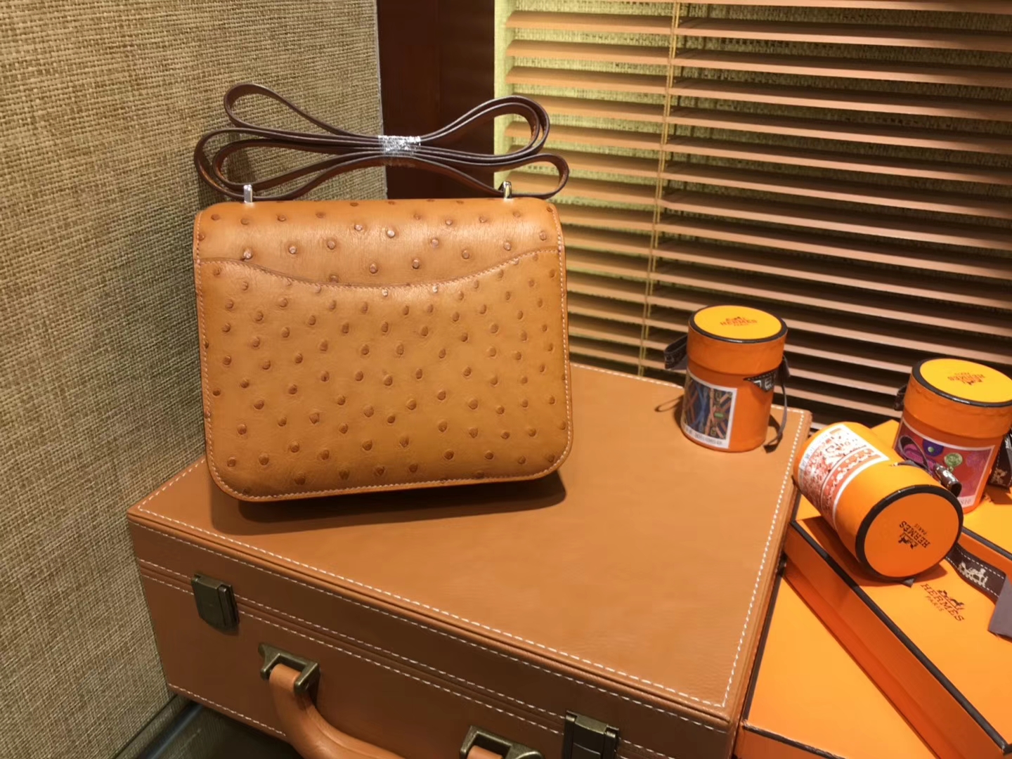 Hermès（爱马仕）Constance 18cm 太妃金 南非进口鸵鸟 KK级别 顶级全手工 金扣