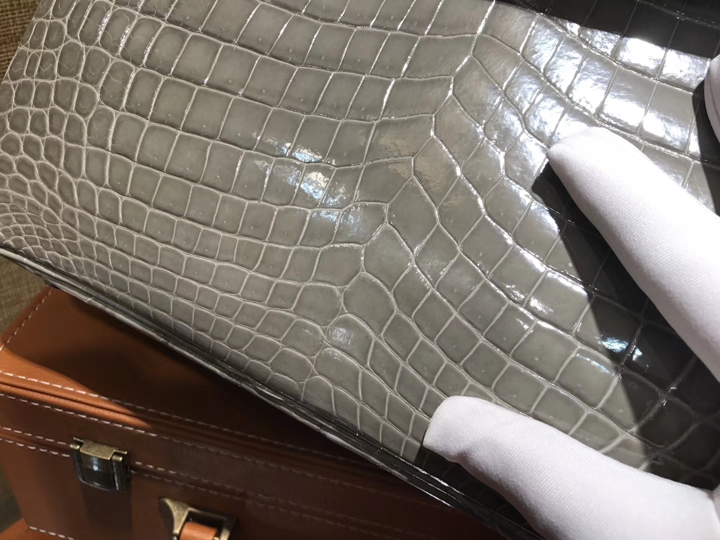 Hermès（爱马仕）Birkin铂金包 斑鸠灰 一级皮 尼罗鳄鱼 进口原料 顶级手缝工艺 银扣 30cm