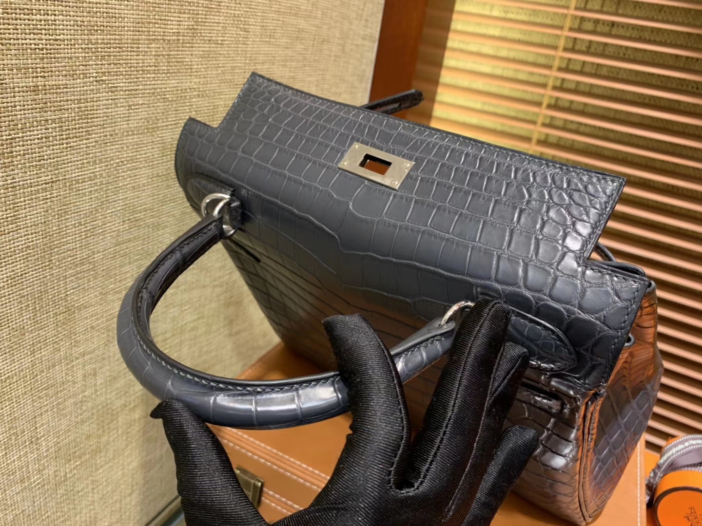 Hermès（爱马仕）Kelly 凯莉包 锡器灰 尼罗雾面 一级鳄鱼皮 顶级全手工缝制 银扣 28cm